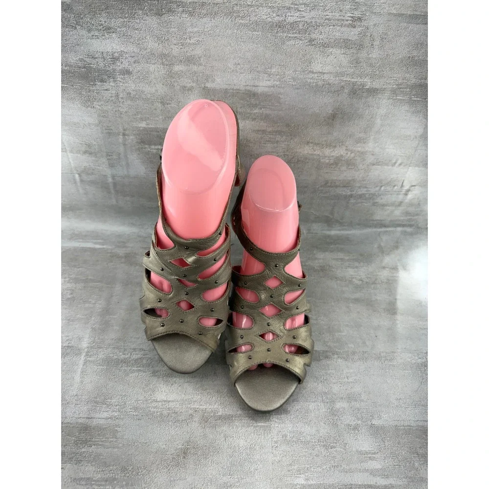Clarks Women Metallic Pewter Leather Laser Cut Cork Wedge Sandals 60694 Size 8M